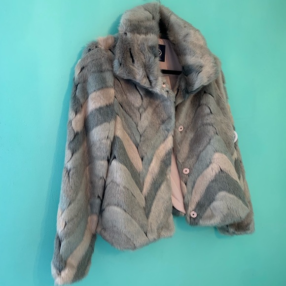 Trendy fuzzy jacket medium - Picture 2 of 9